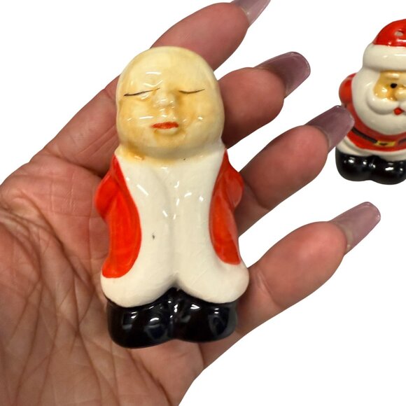 Santa & Mrs. Claus Vintage Ceramic Salt & Pepper Shakers Set - Picture 3 of 8